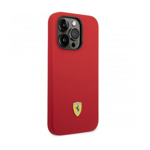 Накладка Ferrari для iPhone 14 Pro Liquid silicone with metal logo красная