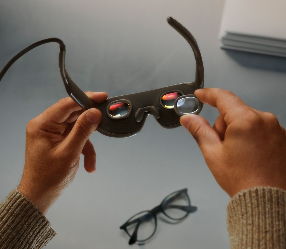 Внутренняя сторона VR-очков: магнитные линзы с диоптриями