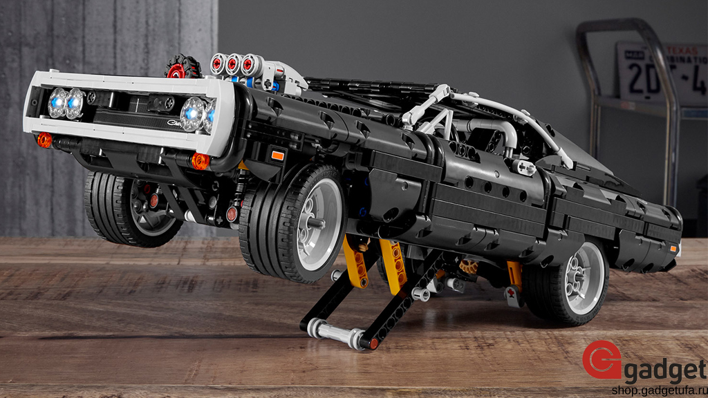 Конструктор LEGO Technic 42111 - DOM Dodge Charger 1
