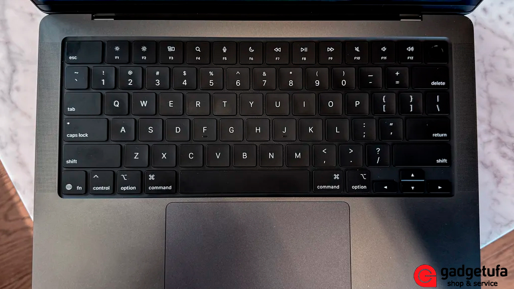 MacBook Pro 2025 M5 6, MacBook Pro M5 обзор, купить в Уфе, сравнение с M4, ноутбук Apple M5, 14 дюймов, характеристики, тесты, автономность, GadgetUfa, цена, производительность