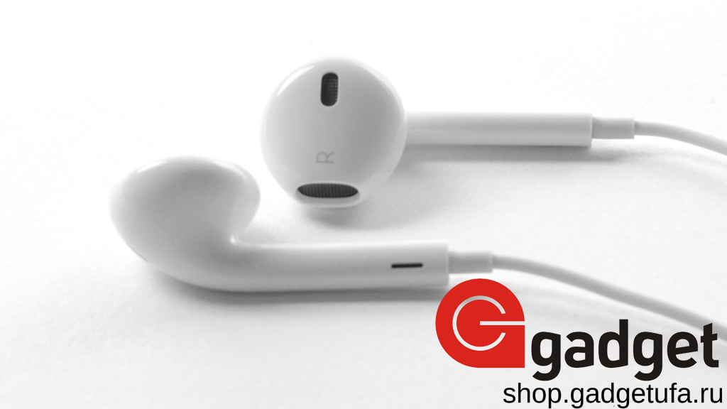 Наушник микрофон для айфона. Apple Earpods. Наушники для макбука. Лежачие наушники. Управление наушниками Earpods.