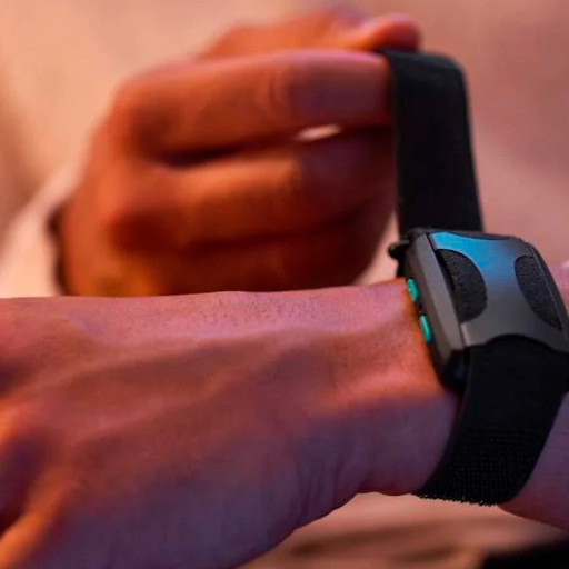 Apollo Neuro — устройство для улучшения сна и снятия стресса. Чем он отличается от Whoop 5.0 Peak и mg Life