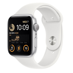Часы Apple Watch SE 2022 44 мм, Корпус из алюминия серебристого цвета, спортивный ремешок цвета белый купить в Уфе