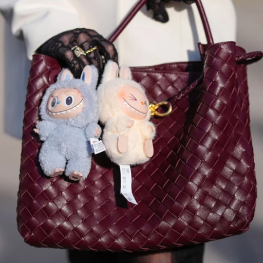 Лабубу – загадочный монстр, покоривший мир коллекционеров