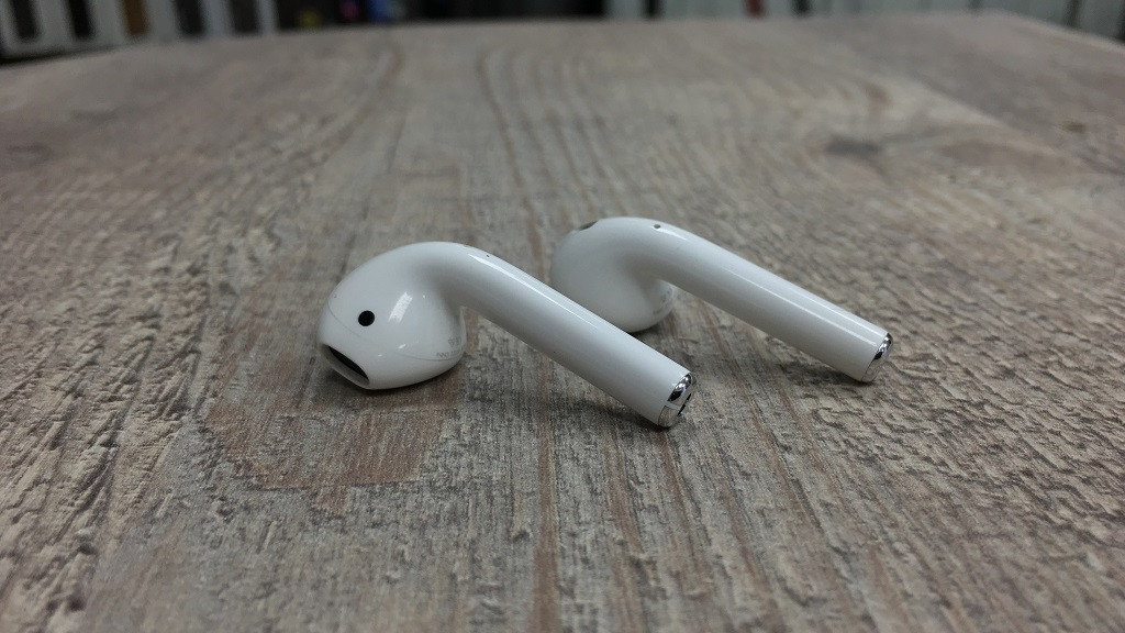 Взгляд в будущее. Apple готовит выпуск второго поколения наушников AirPods