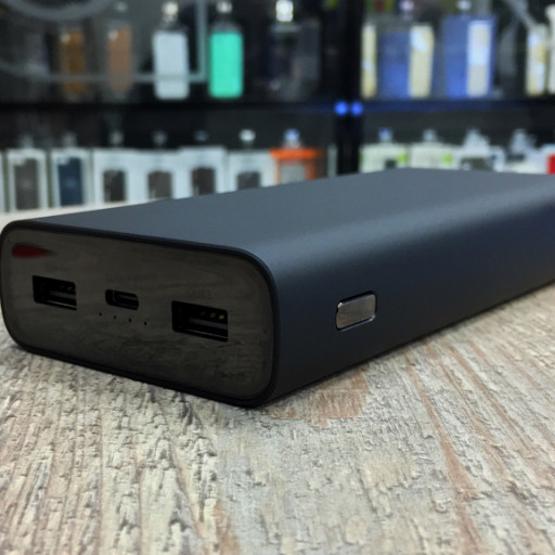 Энергоемкий Power Bank для зарядки Apple MacBook